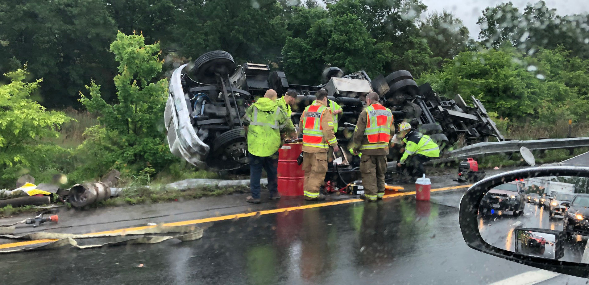 Truck crash snarls I-293 traffic